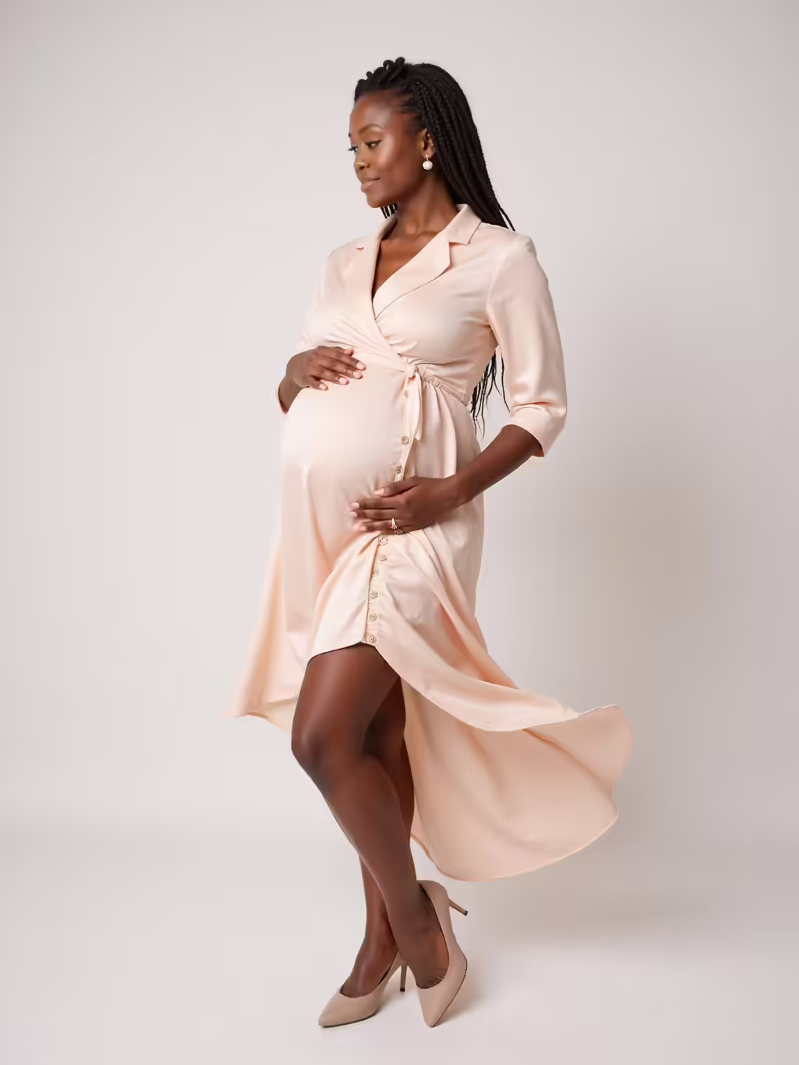 chic maternity outfits showcasing bump