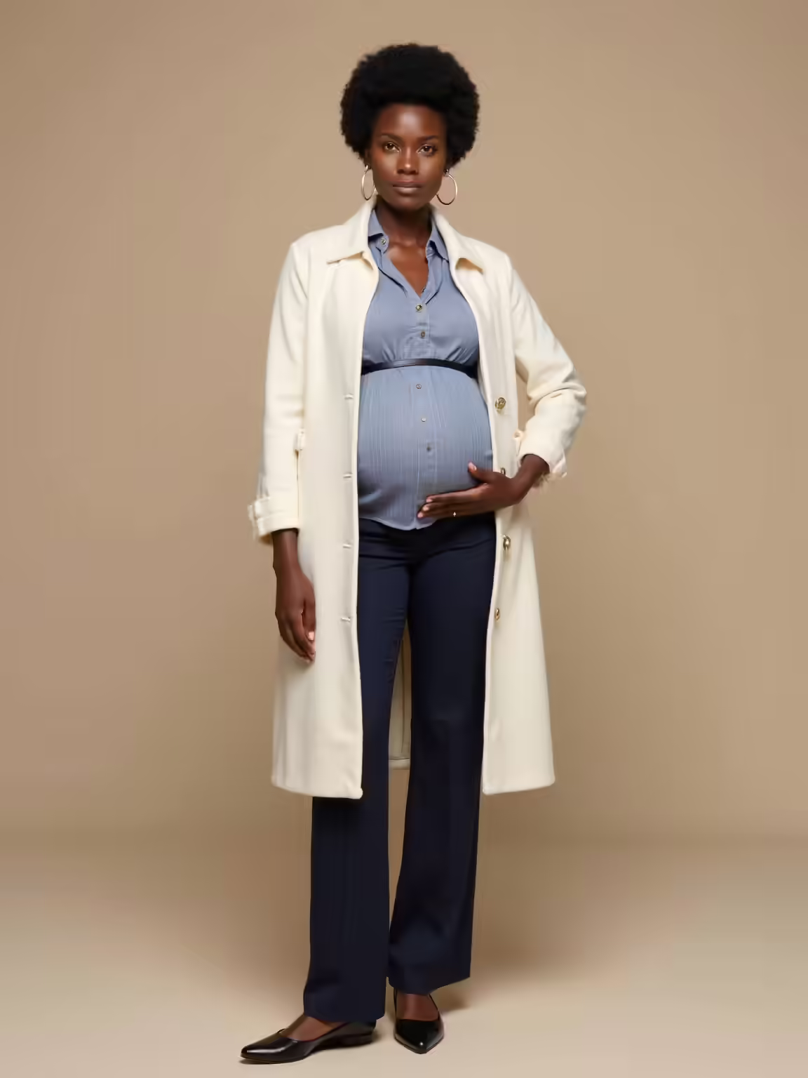 timeless neutral maternity wardrobe pieces